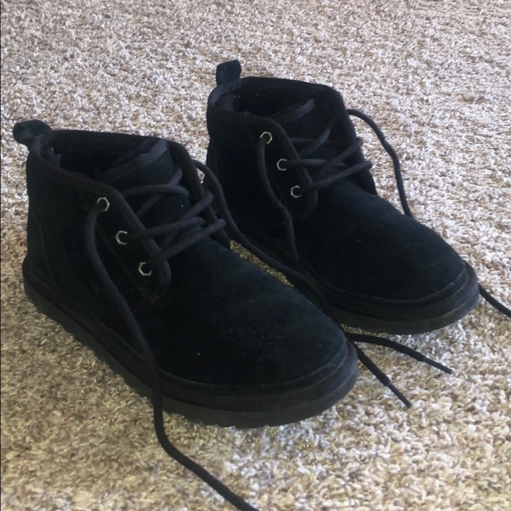 UGGS black, ankle chukka booties